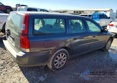 2003 Volvo V70 z USA, uszkodzony, nr VIN YV1SW61T532289950